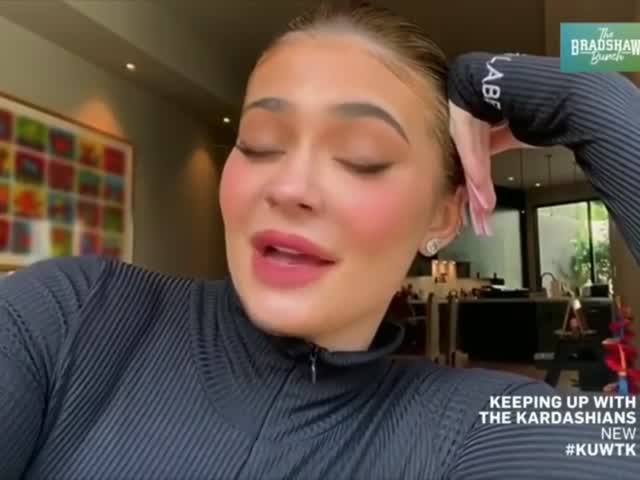 Kylie Jenner gif