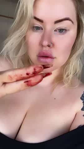 first day of my bleed, let me create something for you! ? panties ? used items ?