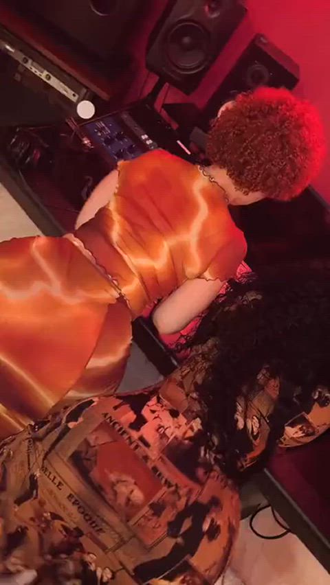 Ice Spice & Nicki Minaj twerking