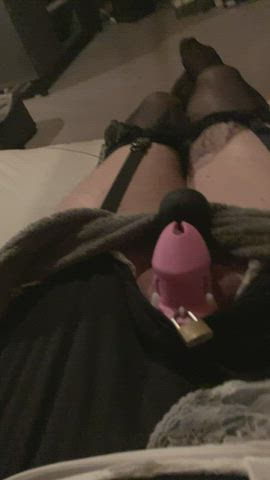 Locked up sissy slut tied to vibrator