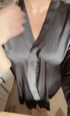 amateur big tits boobs cleavage hotwife lingerie milf panties gif