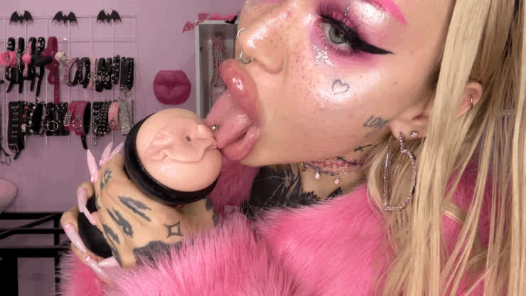 bimbo bimbofication blonde fleshlight lips onlyfans sex doll sex toy slut gif