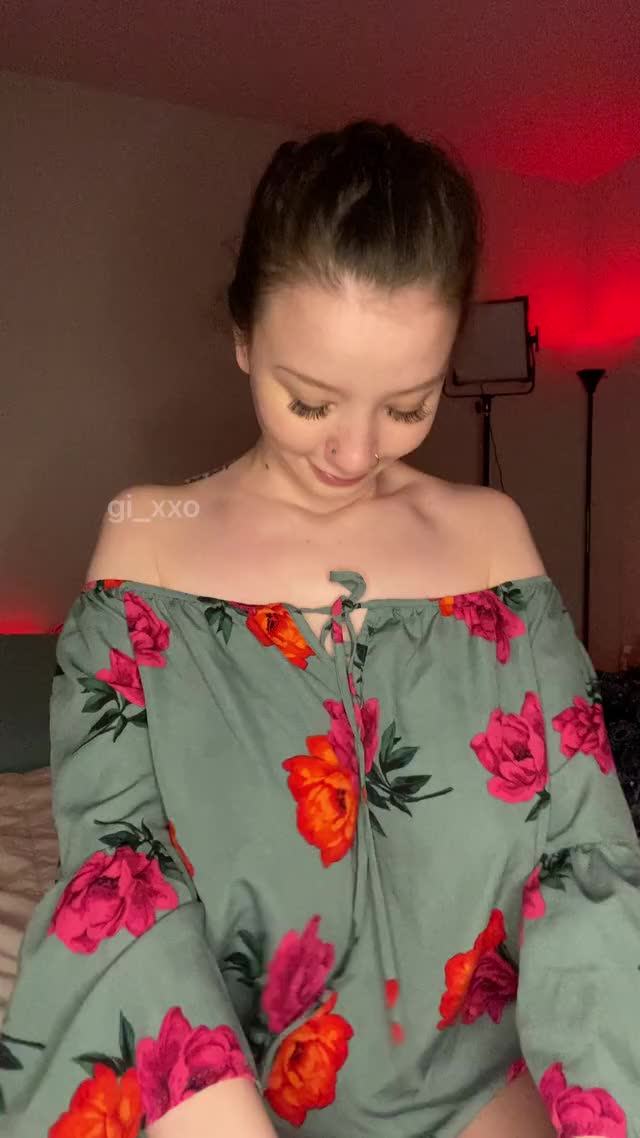 DO YOU LIKE BIG BOOBS (free content in the comments ) ??