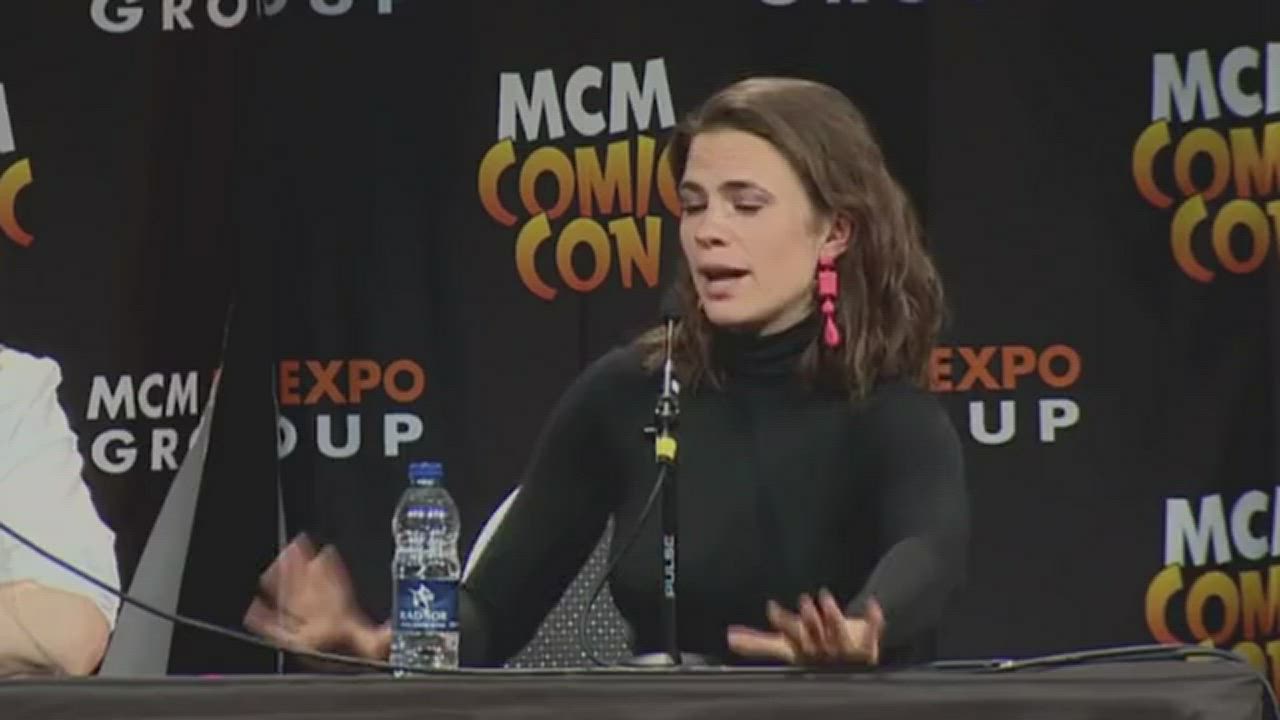 Hayley Atwell gif