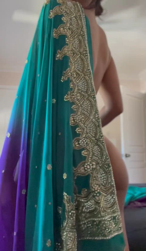 is this the proper way to wear sari? [f]
