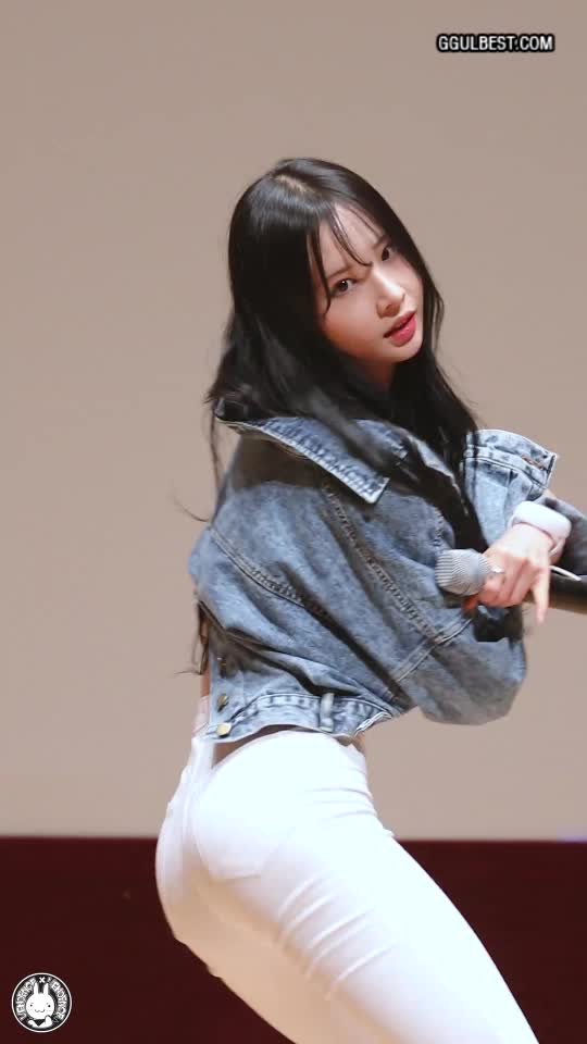 포켓걸스 하빈 타이트한 백 바지 (Pocket Girls Habin Tight White Pants).gif