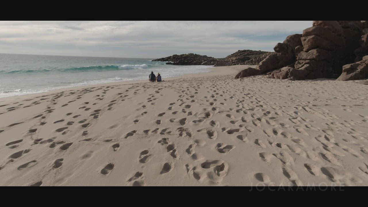 My awesome girlfriend makes me cum right on the public beach!