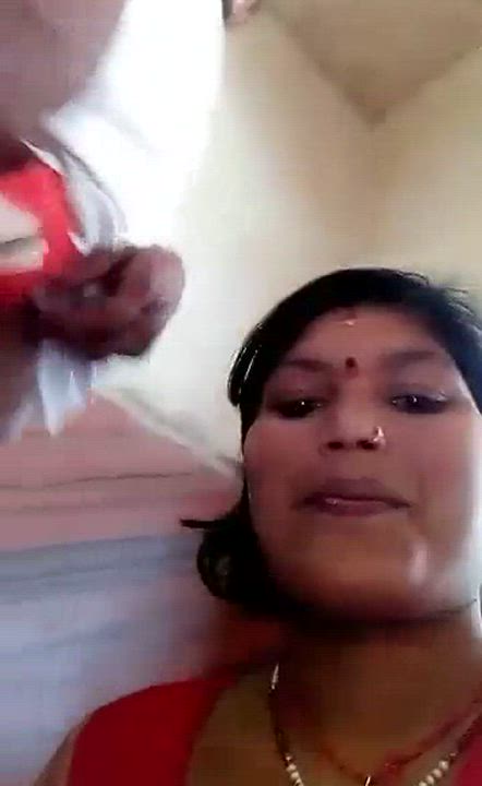EXTREMELY HORNY BHABHI GIVING BLOWJOB [LINK IN COMMENT]??