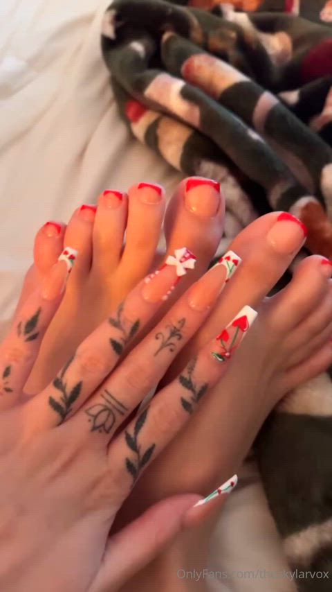 feet nails skylar vox gif