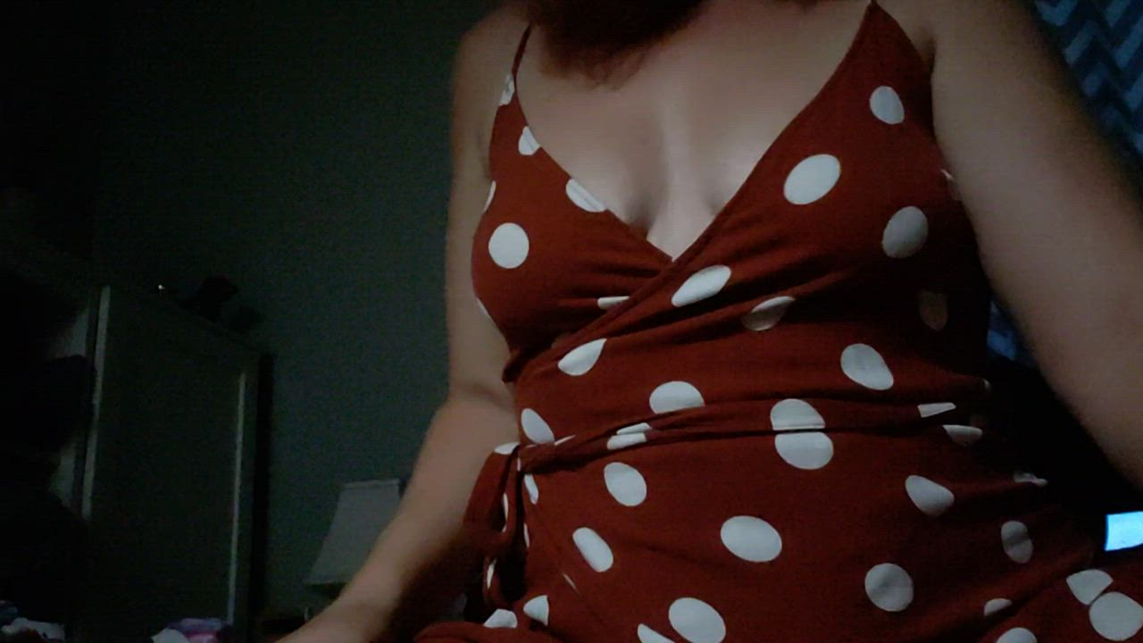 How hard would you fuck her for sending this during your business trip?