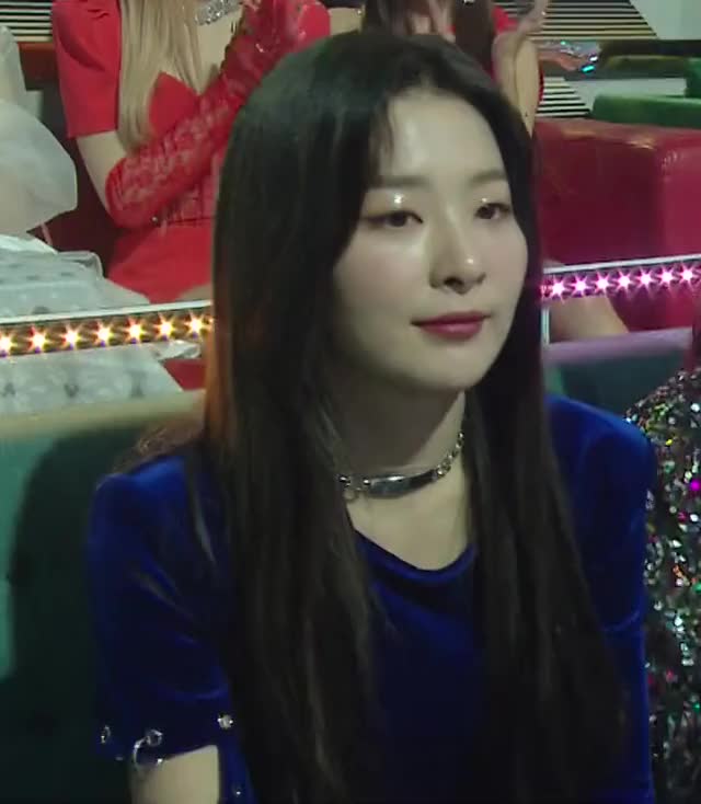 seulgi metal choker 2