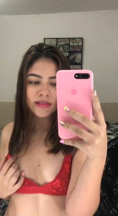 Anyone who genuinely likes having put saggy tits in their mouth? (f)