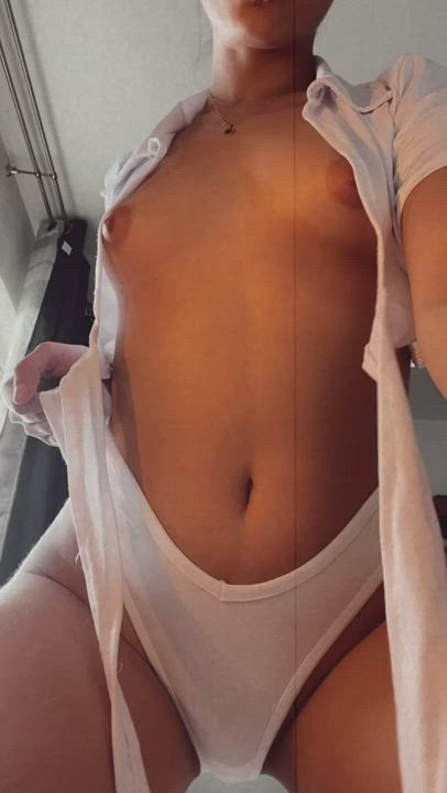 ?20 y/o? ?Naughty Beauty? ?Custom requests, video dickrates, talk with me in call?