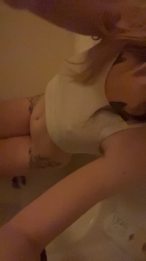 [F] :3 just shaved n thought you'd like to seeee 