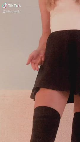 dancing girls teen tiktok tits gif