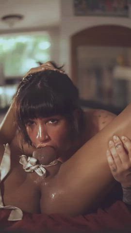 I just want to be the queen of facefucking