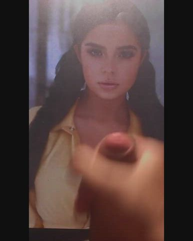 Cumshot for beautiful cumslut Demi Rose