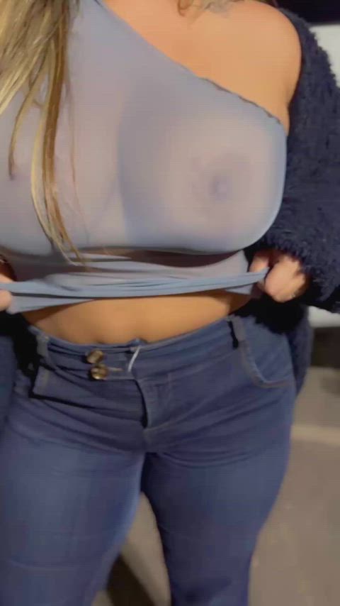 big tits hotwife huge tits latina milf onlyfans public thick tits curvy-chicks latinas