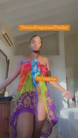 Watch my perky ebony titts reveal 😏🥺👉🏾👈🏾😆