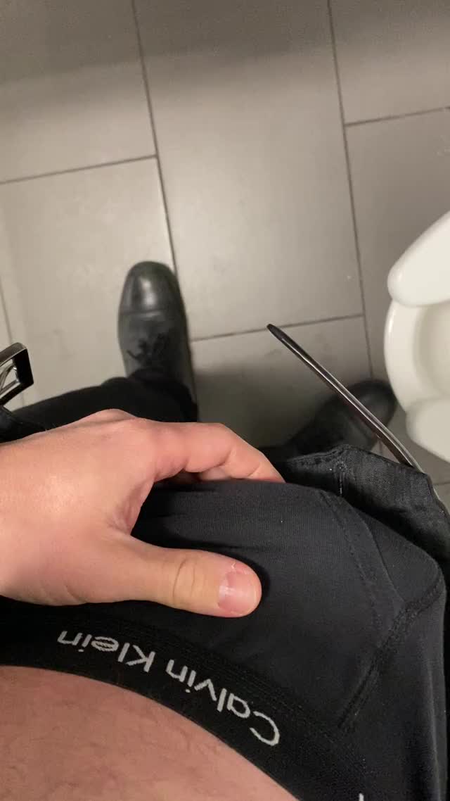 Walking around with this [m]assive bludge at work is rough ?