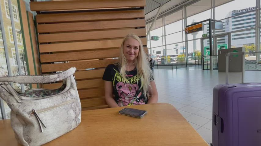 Fingering #Airport
