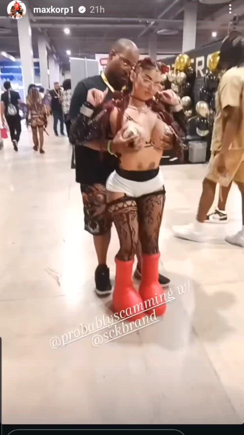 convention tits twerking gif