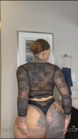 Big Ass Jiggling Thick gif