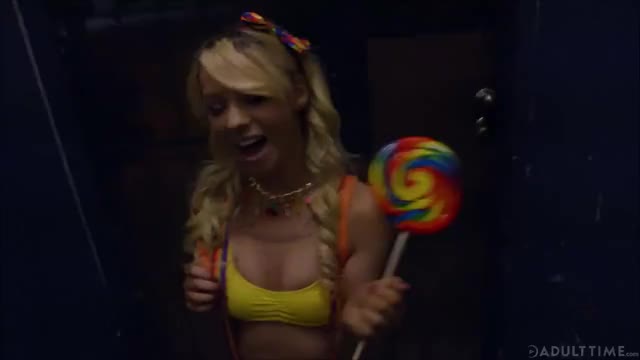 kenzie reeves shorts tease plug reveal walk gemplug
