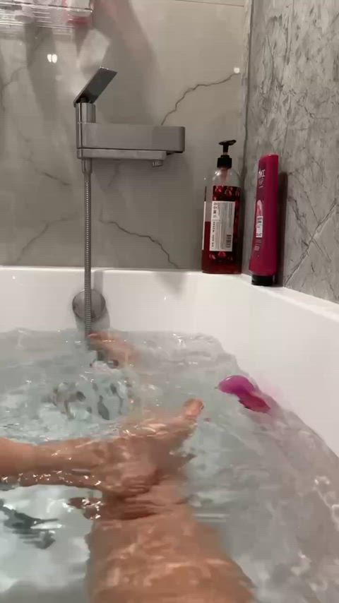 amateur bath bathroom butt plug fansly feet feet fetish legs long legs milf amateur-girls