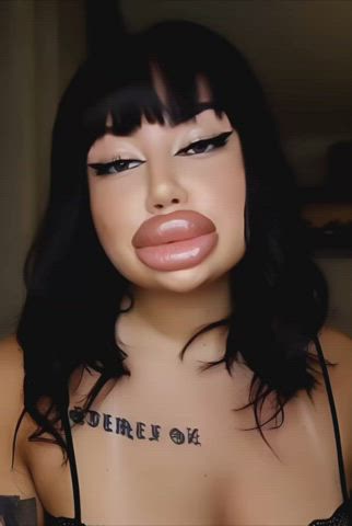 Moxie's massive lips!
