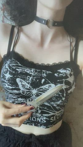 got my first knife :D hope im posting the gif right lol