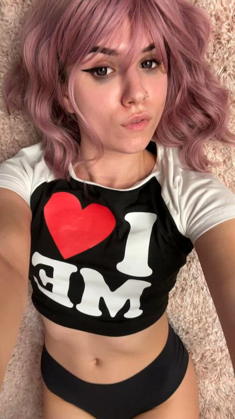 describe my 18y/o tits with one emoji...