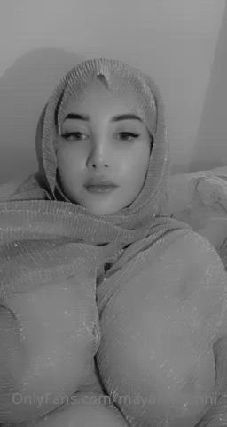 amateur big tits hijab milf muslim onlyfans gif