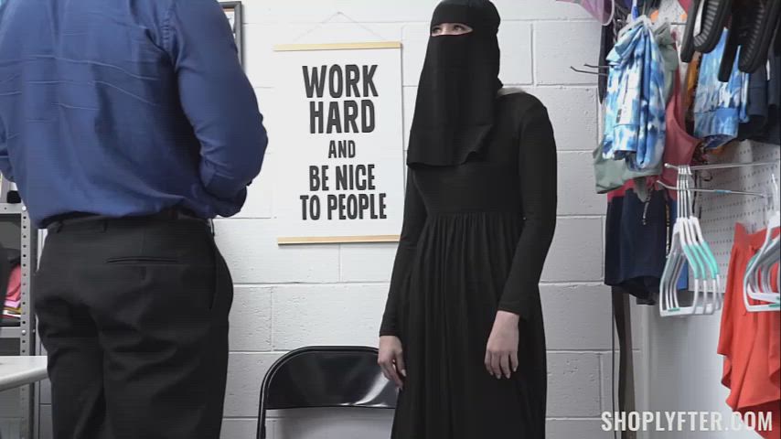 Hijab Thief Delilah Day Shoplifting