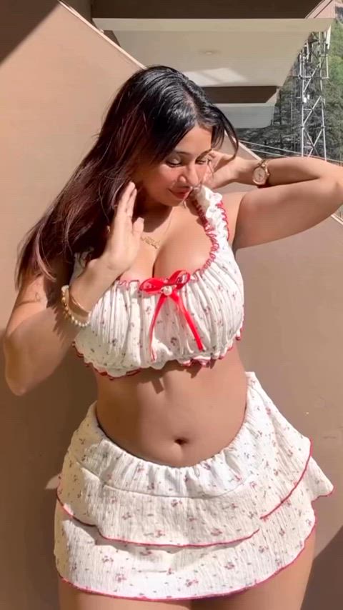 ass beautiful big tits bollywood dancing desi indian onlyfans teen tiktok gif