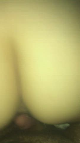 Amateur hotwife rides and squirts