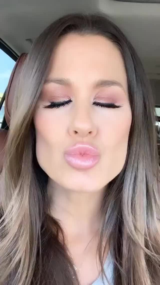 Kissing gif