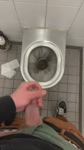 I was on a roadtrip to Italy and stopped by this public Toilette in Austria.