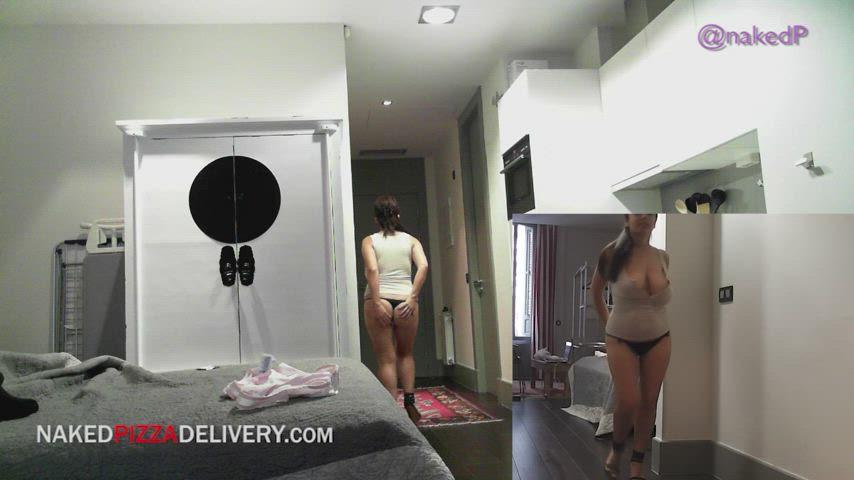Big Tits Bottomless Delivery Downblouse Flashing Hidden Cam Hotwife Natural Tits