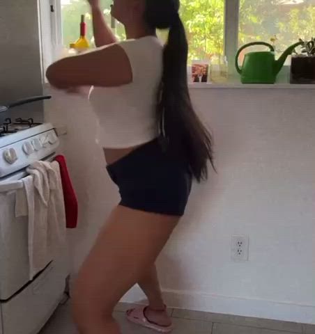 asian ass dancing ponytail gif
