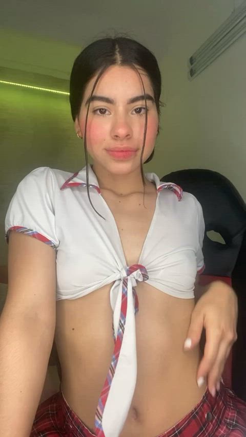 cute facial latina gif