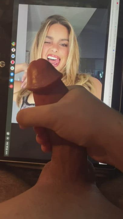 Gave Addison Rae a nice tribute