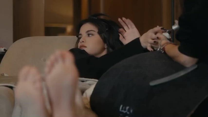 selena gomez sexy toes gif