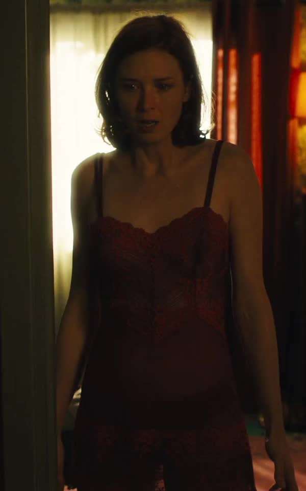 Lucy Walters in Jett (TV Series 2019– ) [S01E01] - Cropped