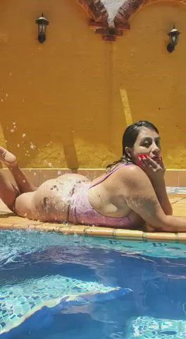amateur big ass big tits milf mature pool streamate stripchat wet pussy gif