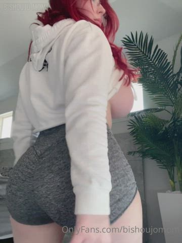 Big Ass Cosplay Fake Tits MILF Model Twerking gif
