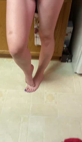 It’s not perfect but I am loving my mom curves after having 4 kids in 5 years