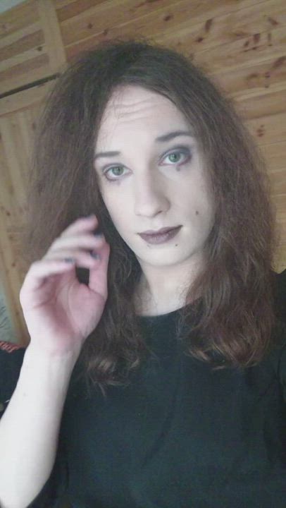 Am i an e-girl now..? ^^