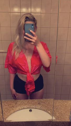 Does anyone want to sext me? [reveal]