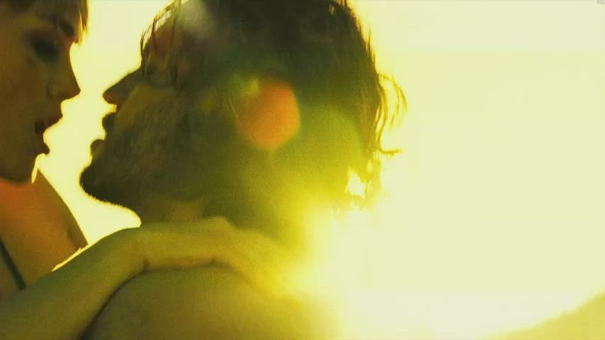 Keira Knightley -- Domino -- Topless, ass crack